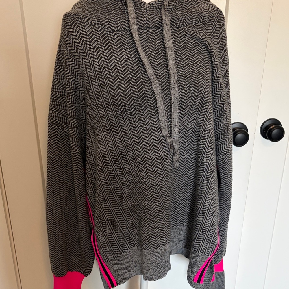 Fate + Fortune Womens Gray Pink White Pull Over Hoodie Sweater Size XL